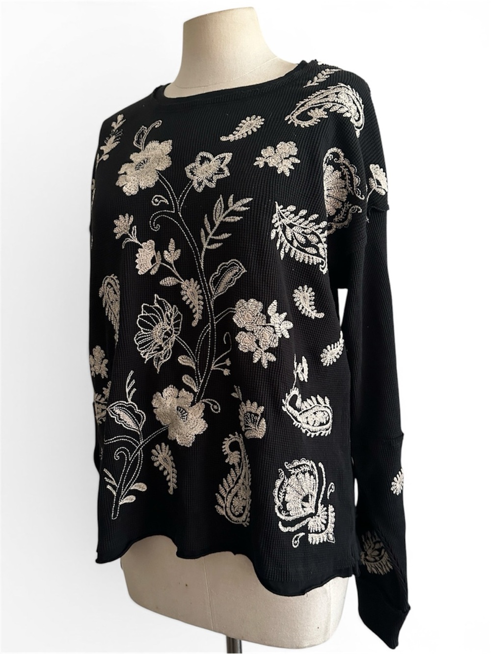 Johnny Was DANIELA PATCHWORK THERMAL Black Embroidered Long-Sleeve Top sz L NEW